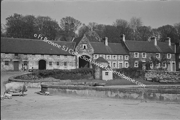 HEADFORD HOUSE  THE FARM YARD